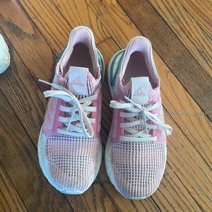 Pink ultraboosts size 6